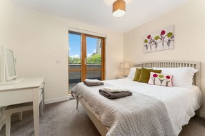 4 室のベッドルーム、アイロン / アイロン台、WiFi、ベッドシーツ