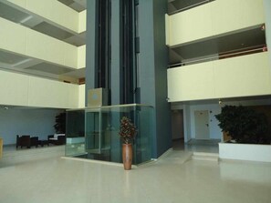 Exterior - Luxury apartment in private condominium, with pool (Quarteira)