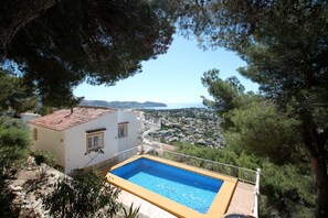 Pool - Bellevue - sea view holiday home with private pool in Benissa (Benissa)
