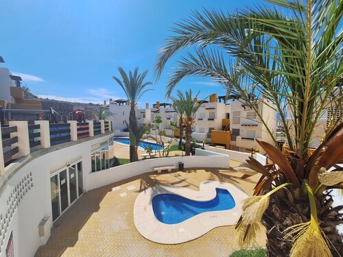 LM5 - Appartement avec jardin privé et piscine à Vera Playa