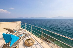 Property grounds - Beachfront Villa Shades of Summer (Podaca)
