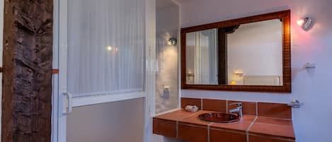 Shower, towels