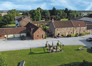 Exterior - The Stables - at Broadgate Farm Cottages (Beverley)