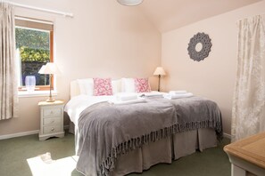 2 bedrooms - Eildon Melrose Holiday Cottages & Log Cabins - Howlands (Melrose)