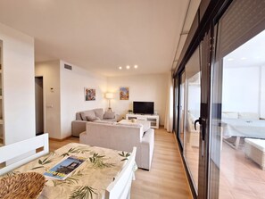 TV - Al Bajos - Apartments near the beach El Playazo (Vera playa)