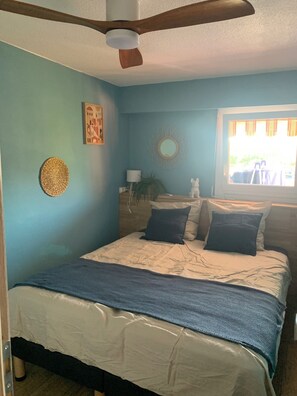 1 slaapkamer, een strijkplank/strijkijzer, gratis wifi, beddengoed