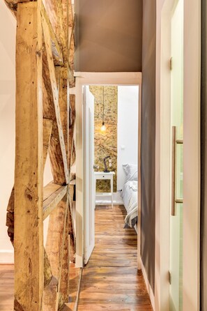 3 bedrooms, iron/ironing board, free WiFi, bed sheets - Historical Gem in Baixa (Lisboa)