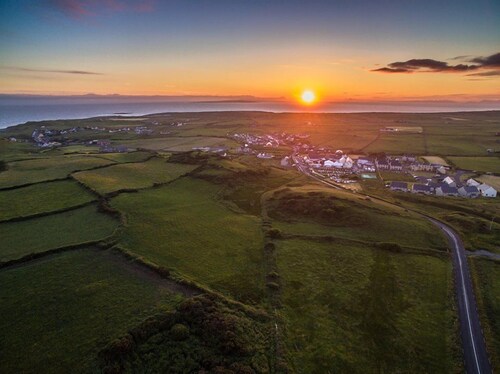 Doolin Village L07 -  a two story that sleeps 6 guests  in 3 bedrooms