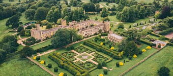 A sudeley castle cottage that sleeps 5 guests  in 3 bedrooms