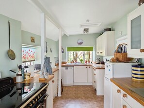 Frigorifero, microonde, forno, lavastoviglie