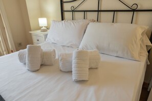 2 dormitorios, tabla de planchar con plancha, wifi gratis y ropa de cama