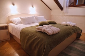 5 Schlafzimmer, Bügeleisen/Bügelbrett, kostenloses WLAN
