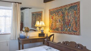 2 bedrooms, iron/ironing board, free WiFi, bed sheets - Box Cottage - sleeps 4 guests in 2 bedrooms (Broadway)