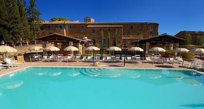 Lovely apartment for 5 guests with pool, A/C, TV and panoramic view