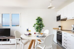 Fridge, microwave, oven, coffee/tea maker