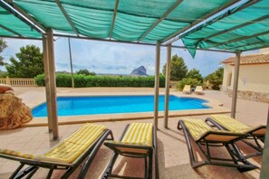 Pool - Estrelizia - pretty holiday property with garden and private pool in Calpe (Calpe)