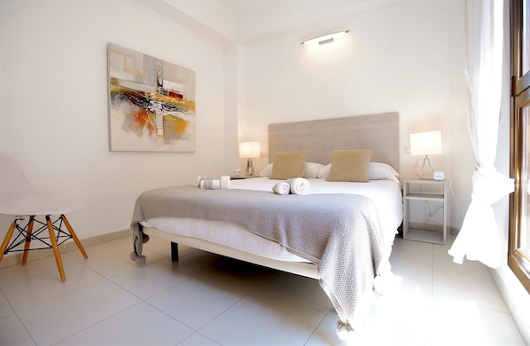 3 bedrooms, iron/ironing board, travel crib, free WiFi