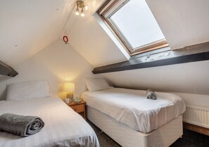 3 makuuhuonetta, silitysrauta/-lauta, vauvan matkasänky, ilmainen Wi-Fi