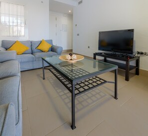TV - Magnificent apartment with garden, Villa Castilnovo - 2 bedrooms (Conil de la Frontera)