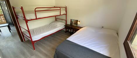 2 bedrooms, free WiFi, bed sheets