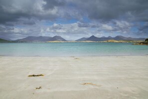 Beach nearby - Cottage 101 - Moyard - sleeps 7 guests  in 3 bedrooms (Moyard)