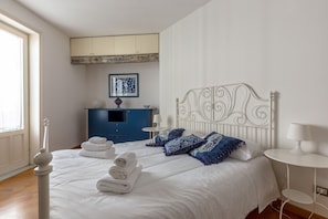 2 chambres, fer et planche à repasser, accès au Wi-Fi (inclus)