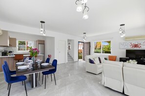 Interior - Villa Roker by Ezoria Villas (Coral Bay)
