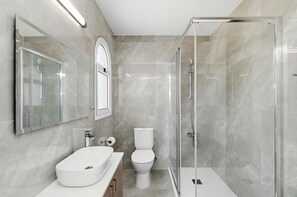 Shower - Villa Roker by Ezoria Villas (Coral Bay)