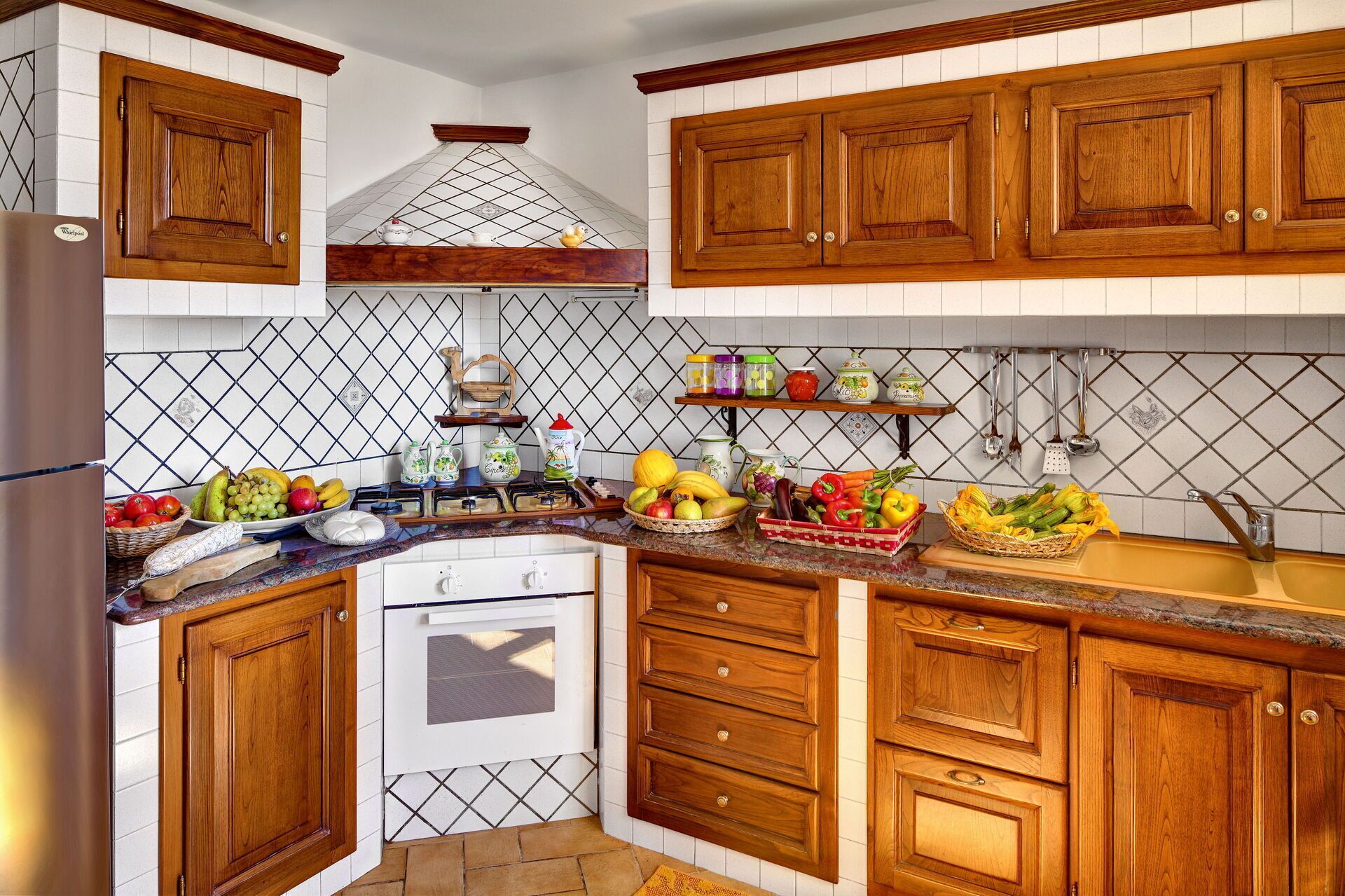 Geladeira, fogão, cooktop, lava-louças