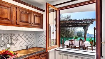 Réfrigérateur, four, plaque de cuisson, lave-vaisselle