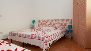 1 bedroom, iron/ironing board, free WiFi