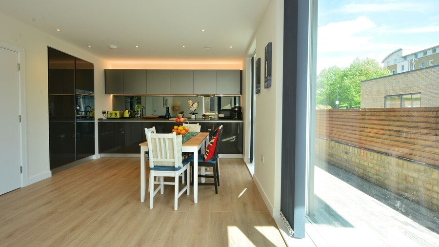 Grand Apartments Kew Gardens