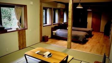 Family Twin Room | Iron/ironing board, free WiFi