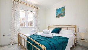 2 bedrooms, WiFi, bed sheets - Casa Penney - Denia, Costa Blanca (Denia)