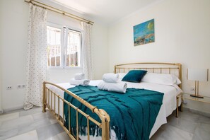 2 bedrooms, WiFi, bed sheets