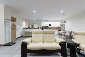 Living area - Apt. Venezuela (Las Palmas)