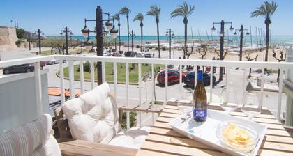 un appartement en premiĂšre ligne avec des vues spectaculaires sur la mer.