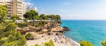 MASIA1 adosado con jardín privado y piscina comun