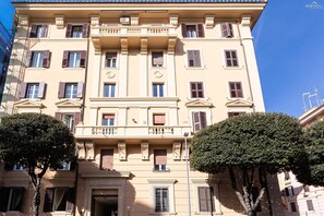 Exterior - St. Peter's View Terrace (Rome)
