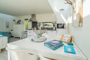 Refrigerador, microondas, parrilla de estufa y lavavajillas 