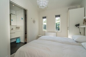 2 bedrooms