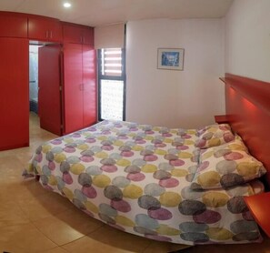 3 dormitorios, tabla de planchar con plancha, wifi y ropa de cama