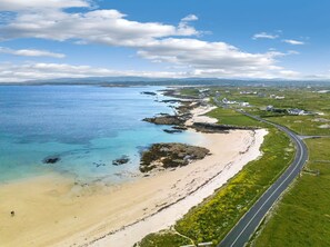 Una spiaggia nelle vicinanze