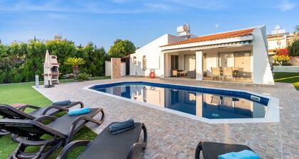 Bungalow Casa Bella - Rauhallinen bungalow, jossa oma uima-allas ja puutarha, 5 minuutin kävelymatkan päässä Coral Baystä