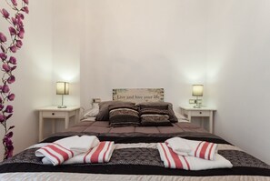 2 slaapkamers, een strijkplank/strijkijzer, gratis wifi, beddengoed