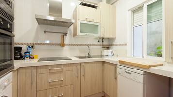 Fridge, microwave, oven, dishwasher