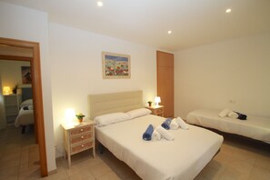 3 habitaciones, tabla de planchar con plancha y wifi gratis 