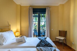 1 chambre, fer et planche à repasser, Wi-Fi gratuit, draps fournis