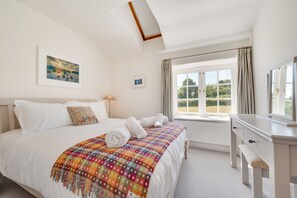 3 quartos, Wi-Fi de cortesia, roupa de cama