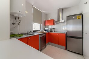 Fridge, microwave, oven, stovetop - Nice and bright duplex with terrace, Mercurio 2 - 2 bedrooms (Conil de la Frontera)